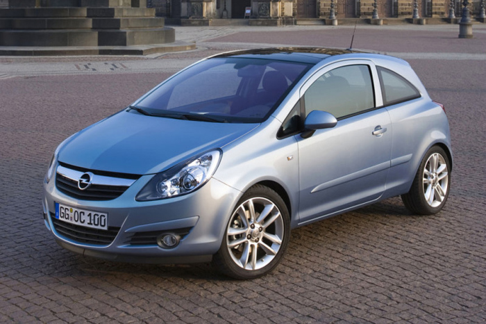 Молодой и успешный Opel Corsa.
