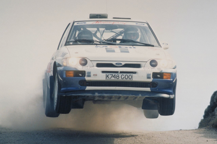 Мощный и надежный Ford Escort.