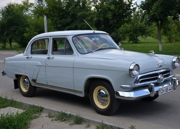 Волга ГАЗ 21 - один из самых крутых советских авто.