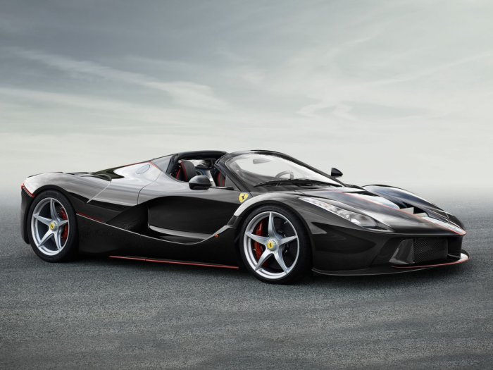 Неизменно хорош Ferrari LaFerrari Aperta.