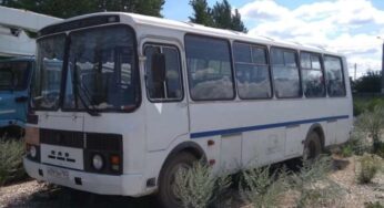 В Україні вирішили не забороняти російські авто, а заробити на них