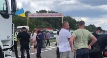 На трасі Київ-Одеса утворився величезний затор (відео)