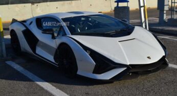 Найкрутіший суперкар Lamborghini вперше помітили на дорогах: фото