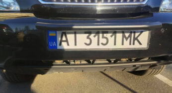 В Україні водій оригінально приховав номера авто від камер: це може йому дорого коштувати