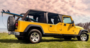 На аукцион выставили уникальный желтый лимузин Jeep Wrangler TJ