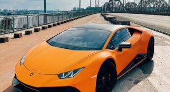 В Украине появился яркий лимитированный суперкар Lamborghini