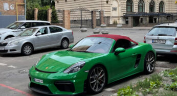 В Украине заметили эксклюзивный спорткар Porsche
