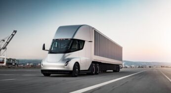 Tesla готова к массовому выпуску электрогрузовика: технические характеристики