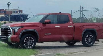 Интерьер новой Toyota Tundra поразил огромным тачскрином: фото