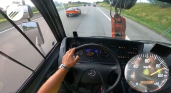 Блогер разогнал 60-тонный автокран до максимальной скорости