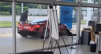 Мужчина угнал новый C8 Corvette прямо из автосалона: видео