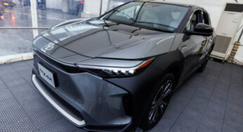 Toyota представила электрокроссовер в стиле RAV4: полный привод и запас хода почти 500 км