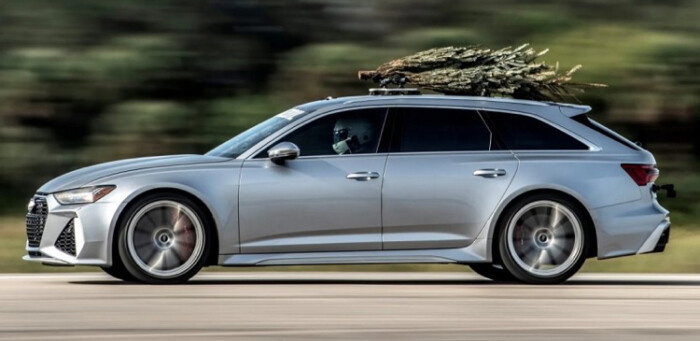Сімейний автомобіль із різдвяною ялинкою на даху встановив рекорд швидкості – 295 км/год.