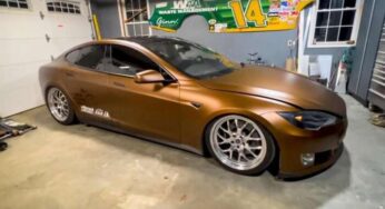 Показали унікальну Tesla, що працює на бензині