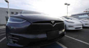 У електрокарів Tesla знайшли новий дефект