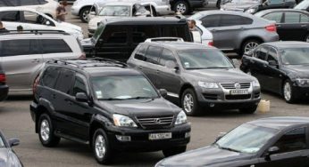 Українці продовжують ввозити вживані автомобілі під час війни