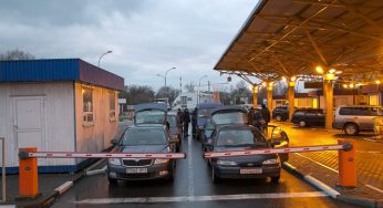 Украинцы штурмуют таможни: из-за «евробляхеров» страдают рядовые водители