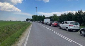 Километровые очереди на бесплатную растаможку: откуда они взялись?