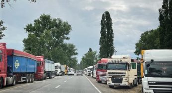 Подъездные пути на границах с ЕС обустроят площадками для отстоя транспорта