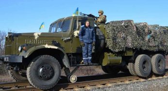 Как автомобили на колесах ездят по железной дороге