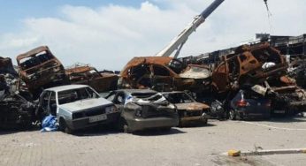 Кладбище автомобилей показали в Мариуполе