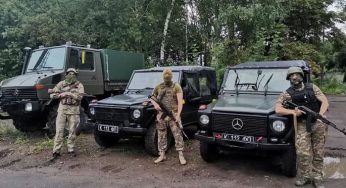 Армия получит свежую партию «Геликов» и Land Rover от волонтеров