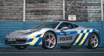 Конфискованная Ferrari стала на службу в полиции Чехии