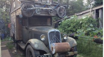 Старый Citroen превратили в оригинальный дом на колесах