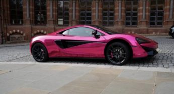 Эксклюзивный суперкар McLaren два года стоит на парковке под небом