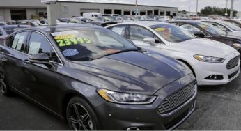 Українці знову почали активно приганяти собі вживані авто зі США