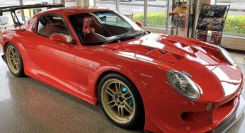 В Японии спорткар Mazda RX-7 замаскировали под Porsche 911