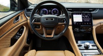 Назвали 10 лучших автомобильных интерьеров в 2022 году