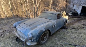У покинутому гаражі виявили 60-річний Aston Martin