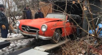 Старовинний Mercedes без пробігу знайшли у покинутому сараї