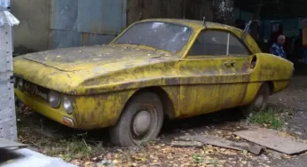 Рідкісний «Запорожець» кинули гнити під відкритим небом