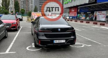 Владелец эксклюзивной BMW I7 в Украине стал «героем парковки»