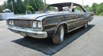 У мережі показали раритетний Dodge Coronet, який простояв в гаражі майже 50 років