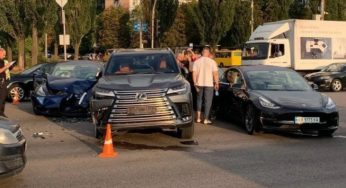 Известная украинская блогерша попала в ДТП на 200 тысяч долларов: видео