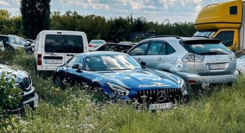 В Україні помітили суперкар Mercedes, який обростає бур’яном на штрафмайданчику: фото