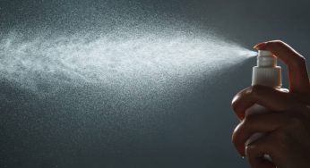 Навіщо деякі хитрі водії наносять лак для волосся на номери автомобіля