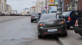 Парковка на тротуаре: где водителю оставить автомобиль, чтобы не получить штраф