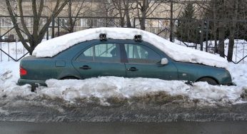 Водителям объяснили, где и как лучше хранить автомобиль зимой без гаража