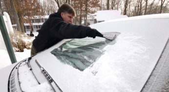 Украинским водителям рассказали, как навсегда забыть о льде на лобовом стекле