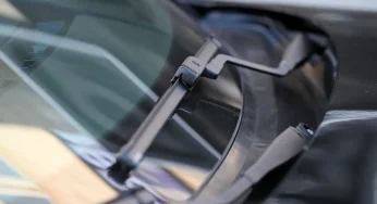 Як зрозуміти, що настав час міняти двірники в автомобілі та як продовжити термін їхньої служби