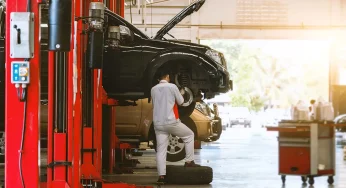 Автовласникам назвали 5 афер автосервісів з «викачування» грошей під час ремонту автомобіля