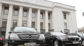 Стало известно, сколько нардепов купили автомобили во время войны