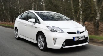 По цене велосипеда: как жена украинского полицейского купила Toyota Prius за смешные деньги