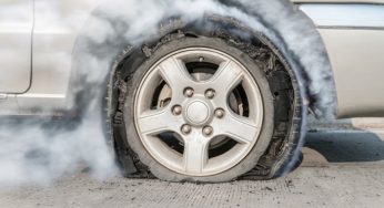 Внезапно лопнула шина в автомобиле: почему так происходит и как этого не допустить