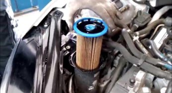 В Украине на СТО привезли автомобиль, в котором 22 года не меняли топливный фильтр: видео