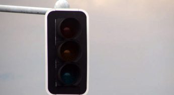 Что делать водителю, если не работает светофор: в полиции дали ответ